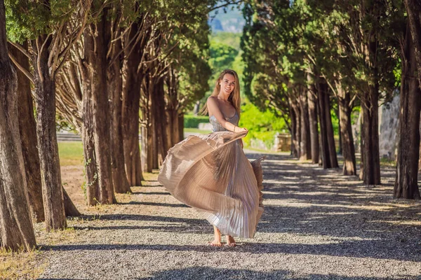 Woman Tourist Walking Montenegro Panoramic Summer Landscape Beautiful Green Royal — Stock Photo, Image