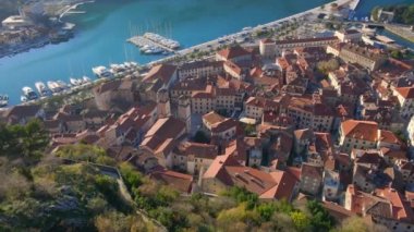 Eski Kotor kasabasının klibi. Karadağ 'a Seyahat.