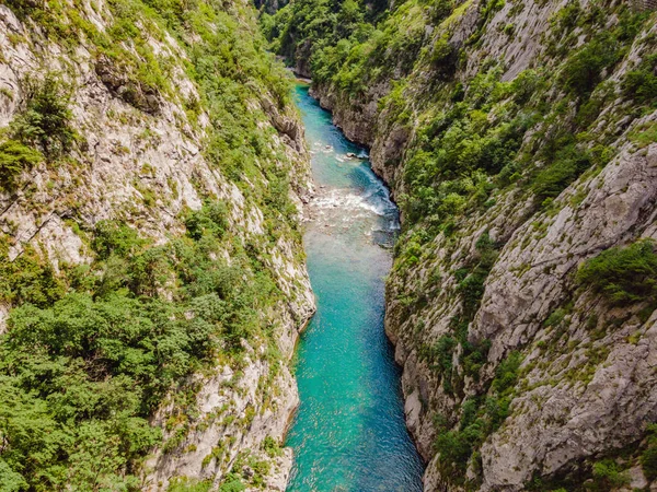 Las Aguas Más Puras Del Color Turquesa Del Río Moraca — Foto de Stock