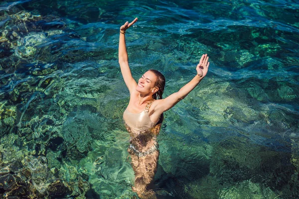 Beautiful Emotional Model Girl Sea Beautiful Woman Enjoying Waves Ocean — Photo