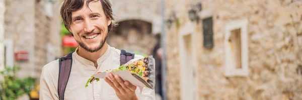 Banner Long Format Young Man Tourist Eating Traditional Pizza Old — стоковое фото