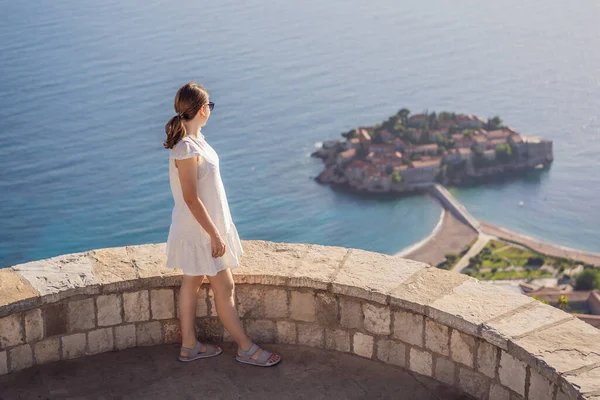 Vrouw Toerist Achtergrond Van Een Prachtig Uitzicht Het Eiland Stephen — Stockfoto