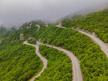 Karadağ ve Skadar Gölü 'nün güzel manzarası.