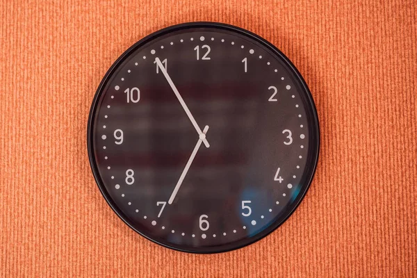 Classic Black White Analog Clock Red Background One Oclock Copy — Foto Stock