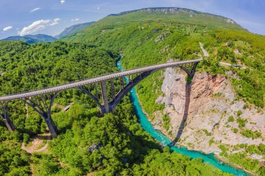 Karadağ. Tara Nehri Üzerindeki Dzhurdzhevich Köprüsü.