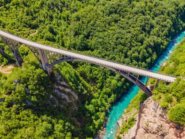 モンテネグロ タラ川に架かるジュルツェヴィッチ橋 — ストック写真