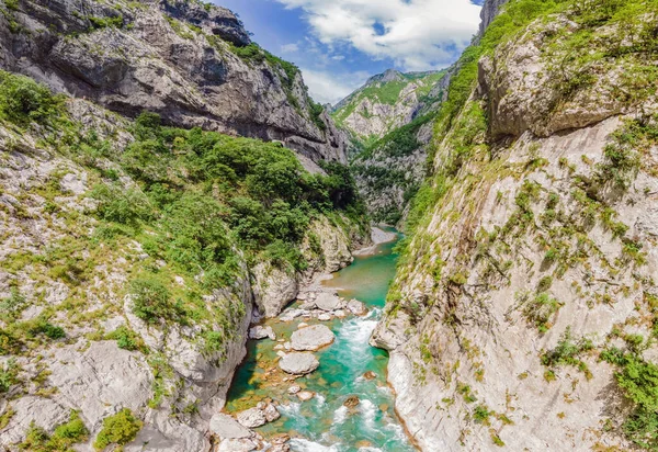 Las Aguas Más Puras Del Color Turquesa Del Río Moraca — Foto de Stock