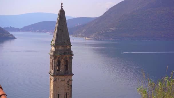 Sebuah Tembakan Genggam Dari Menara Lonceng Gereja Nikola Perast Montenegro — Stok Video