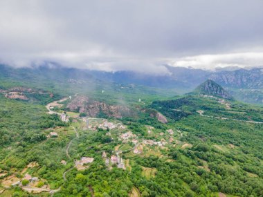 Karadağ ve Skadar Gölü 'nün güzel manzarası.