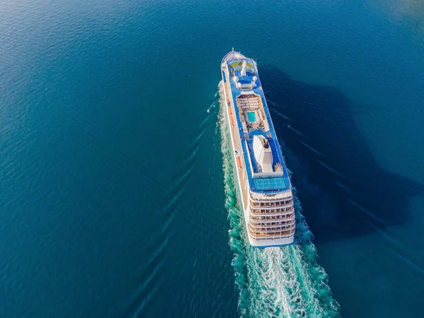 Luxus Passagierschiff Der Bucht Von Kotor Mit Rückkehr Nach Der — Stockfoto