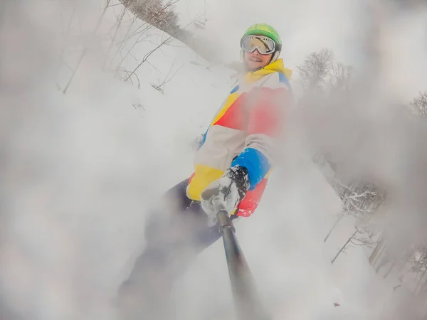 Skier Skiing Downhill Cloudy Day High Mountains — Stock Photo, Image