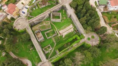 Yavaş çekim video. The Fortress Spanjola ya da Herceg-Novi 'deki İspanyol kalesi. Karadağ 'ın tatil beldeleri.