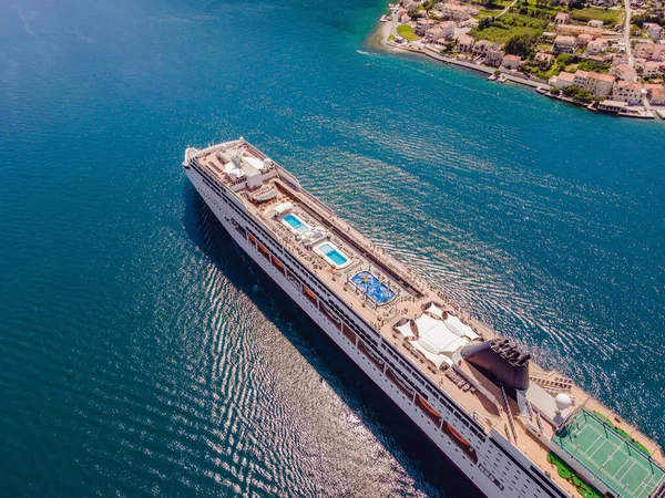 Luxury Passenger Liner Bay Kotor Travel Returning Covid Pandemic — 스톡 사진