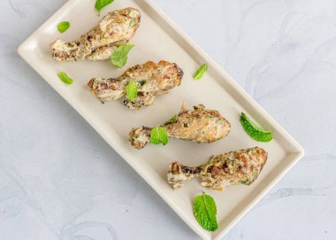 Tavuk Tangdi Kebabı Beyaz Arkaplanda Doğrudan Fotoğrafın Üzerinde