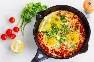 Shakshuka, Kuzey Afrika, Orta Doğu Kahvaltı Çanağı