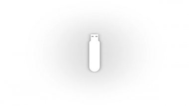 Beyaz arkaplanda izole edilmiş gölgesi olan beyaz flash disk simgesi.