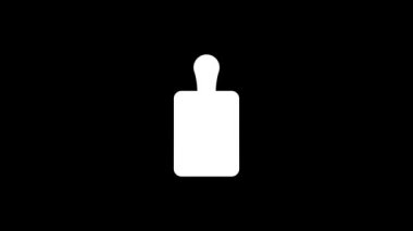 Siyah arka planda beyaz bir mutfak tahtası resmi. Akşam yemeği için yemek dilimleme tahtası. Projeniz için ayrışma sıvısı geçiş simgesi. Hareket grafikleri için 4K video animasyonu ve