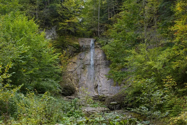 Wasserfall Velykyi Huk Bukowynski Kaskaden Velykyi Roztoky Herbstlichen Wald Karpaten — Stockfoto