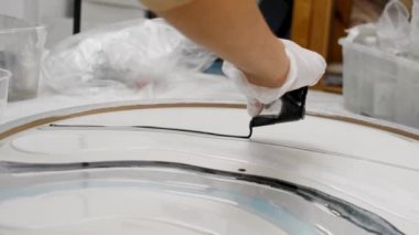 Epoksi tasarım - yuvarlak tuval üzerine epoksi reçine dök