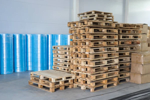 Wooden Pallets Stack Warehouse Manufactoring Medical Equipment Medicine — Stockfoto