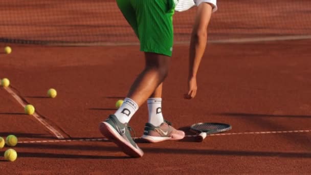 2022 Turkey Antalya Young Man Picks One Tennis Balls Floor — Video