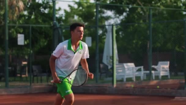 2022 Turkey Antalya Young Man Running Court Jumping Net Mid — Stok Video