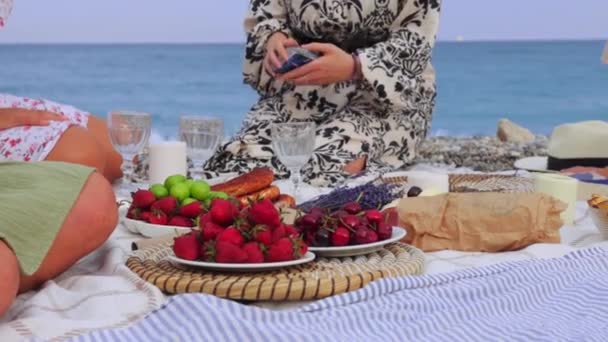 Women Picnic Sea Playing Card Game Mid Shot — Video Stock