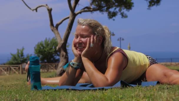 Adult Woman Doing Yoga Nature Sitting Splits Yoga Mat Mid — 비디오