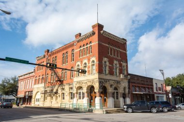 Waxahachie, Teksas, Amerika Birleşik Devletleri - 21 Ocak 2017. Waxahachie 'deki tarihi bina, TX, arabalı..