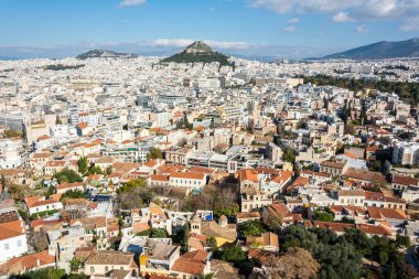 Atina, Yunanistan - 17 Kasım 2016. Atina 'ya, Lycabettus Dağı' na doğru bak..