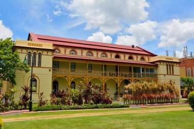 Maryborough, Queensland, Avustralya - 21 Aralık 2017. Maryborough Adliyesi 'nin dış manzarası. Maryborough, QLD' deki tarihi bina..