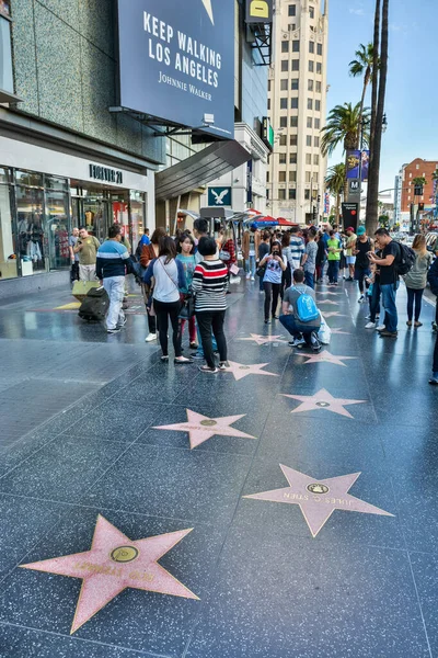 로스앤젤레스 캘리포니아 2017 로스앤젤레스의 할리우드대로 할리우드 명예의 거리와 사람들의 스타와 — 스톡 사진