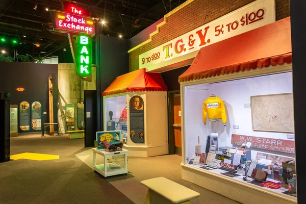 Oklahoma City, Oklahoma, Amerika Birleşik Devletleri - 18 Ocak 2017. Oklahoma City 'deki Oklahoma Tarih Merkezi' nde müzenin iç görüntüsü..