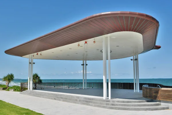 Yeppoon, Queensland, Avustralya - 27 Aralık 2017. Yeppoon, QLD 'deki sahil cephesinde halka açık sahne binası..