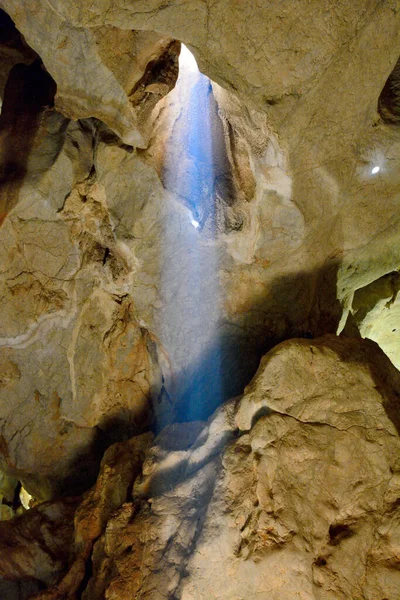 Caves Queensland Australia December 2017 Sunlight Beaming 14M Vertical Shaft — Stock Photo, Image