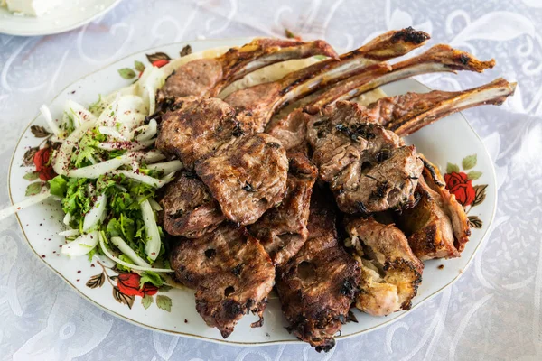 Kebab Bord Met Lamsribbetjes Bovenop Azerbeidzjan — Stockfoto