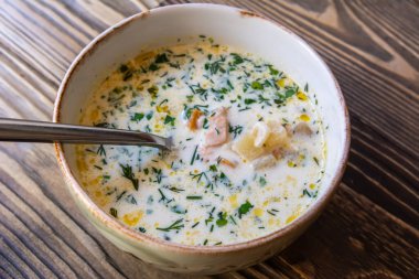 Fin kalakeitto olarak bilinen balık çorbası, Saint Petersburg, Rusya.