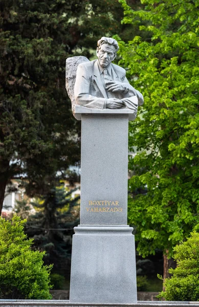 Sheki Azerbaigian Aprile 2019 Monumento Busto Del Poeta Bakhtiyar Vahabzadeh — Foto Stock