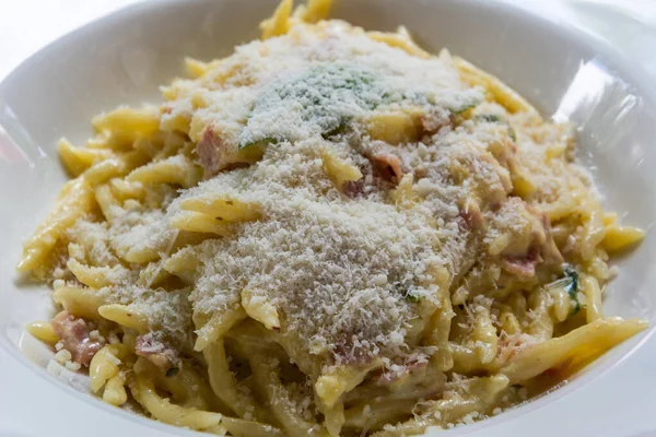 Pastırmalı makarna ve parmesan peyniri Vaduz, Lihtenştayn 'da..