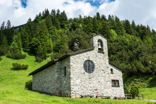 Malbun Liechtenstein Junho 2016 Vista Exterior Uma Igreja Malbun Aldeia — Fotografia de Stock