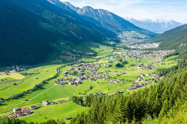 Blick Über Das Stubaital Tirol Österreich Mit Neder Kampl Medraz — Stockfoto