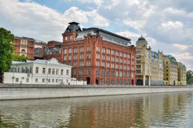 Moskova, Rusya - 11 Haziran 2017. Golutvin Sloboda ofisleri, 19. yüzyıl fabrikalarına çevrilmiş, Moskova 'daki Yakimanka setinde..