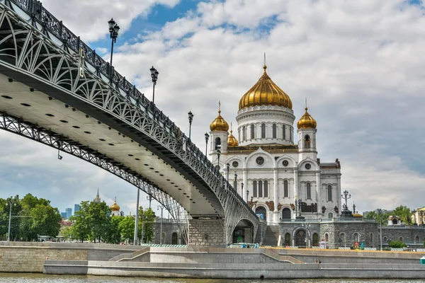 Moscou Rússia Junho 2017 Vista Catedral Cristo Salvador Passarela Patriarshy — Fotografia de Stock