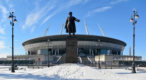 러시아 상트페테르부르크 2018 상트페테르부르크 스타디움의 키로프 기념비와 가로등 — 스톡 사진