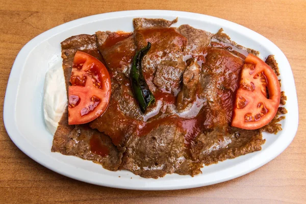 Plate Iskender Doner Turkey — Stockfoto