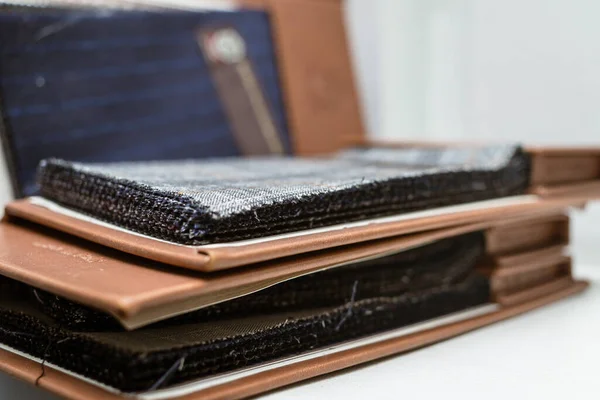 profesyonel atölye terzileri, makas, santimetre, düğmeler, kumaş