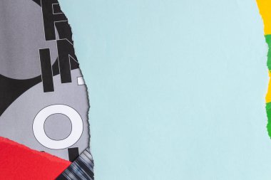 Eski beyaz grunge yırtık kolaj posterleri buruşmuş kağıt pankart dokusu arkaplanı metin veya resim için kopyalama alanı