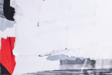 Eski beyaz grunge yırtık kolaj posterleri buruşmuş kağıt pankart dokusu arkaplanı metin veya resim için kopyalama alanı