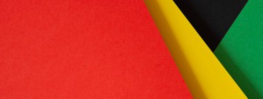 Soyut geometrik siyah, kırmızı, sarı, yeşil renkli kağıt afiş arkaplanı. Metin için kopyalama alanı olan Siyah Geçmiş Ay renk arkaplanı