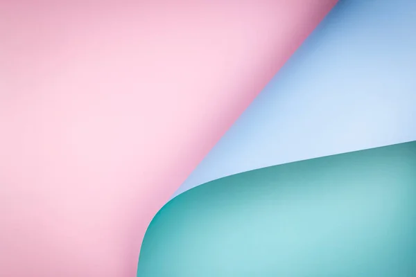 Fondo de composición de geometría abstracta en colores pastel azul, rosa, verde con formas geométricas y líneas de onda curvadas. Vista superior, espacio de copia — Foto de Stock